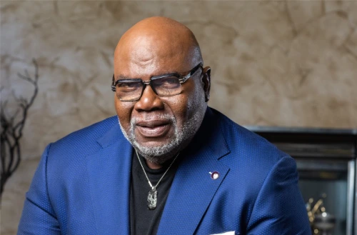 T.D. Jakes nie les accusations de relations homosexuelles lors des soirées de Combs-Diddy